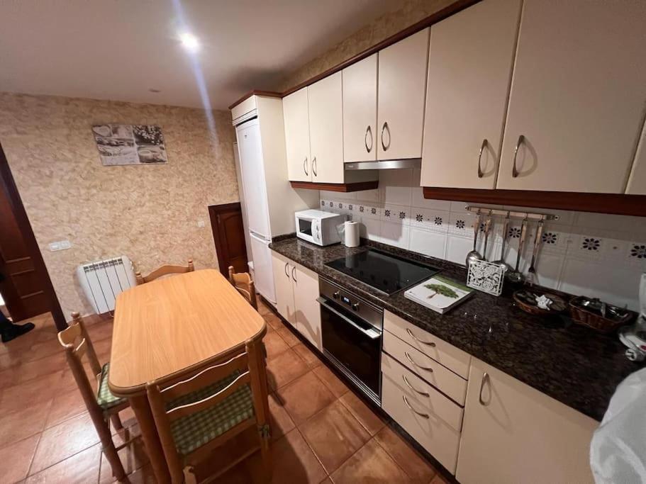 Villa Casa Con Terraza En El Casco Betanzos Exterior foto
